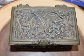 Vintage Brass Heavy Trinket Box, People, as Is - Etsy Canada