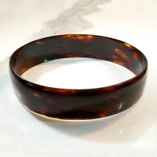 19th Century Wide Shell Bangle – GSL