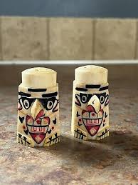 VINTAGE RARE 1930s Carved Totem Pole salt & pepper ...