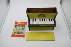 VINTAGE 70'S PIANINO PIANOLA TOY MINI PIANO MUSIC GREEK No 10 WOODEN UPRIGHT MIB | eBay