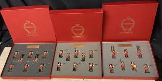 Lot - Collection of toy soldiers including 3 British ...