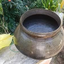 Ajo MO | Light weight big size bronze pot | Instagram