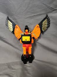 Vintage G1 Transformers Divebomb - Predacon / Predaking ...