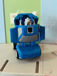 I don't know why I love the Throttlebots so much. Maybe it's ...