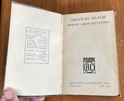 Treasure Island **FIRST EDITION, FIRST PRINTING FROM THE MODERN LIBRARY'S "FIRST CATALOG" OF ITS FIRST 12 BOOKS EVER PRINTED IN MAY, 1917** by Stevenson, Robert Louis: Very Good Hardcover (1917) 1st Edition |