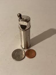 Vintage Metal Round Silver Lighter, Old Vintage Lighter ...