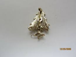 VINTAGE GOLD TONE ENAMELED CHRISTMAS CHRISTMAS TREE BROOCH ...
