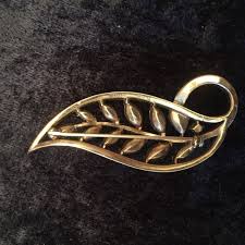 Vintage TRIFARI Pat Pend BROOCH Swirl Pin Alfred Philippe ...