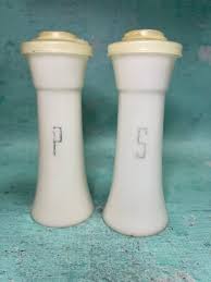 Vintage Tupperware White Hourglass Salt and Pepper Shakers Set 6” Tall With Snap Lids - Etsy Canada