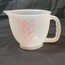 Tupperware | Kitchen | Vintag 977 Tupperware Mix Pour 4 Cup ...