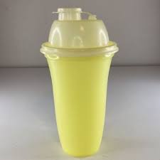 VINTAGE TUPPERWARE QUICK SHAKE GRAVY MIXER #844-2 YELLOW ...