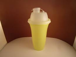 Vintage Tupperware Yellow Plastic Beverage Quick Shake Drink ...