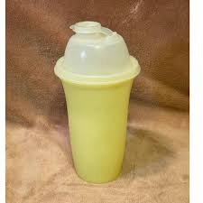Vintage Tupperware Pale Yellow Quick Shake 16oz Blender Cup ...