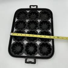 Antique Cast Iron 12 Cup Pocket Turks Head Cake Muffin Pan ...