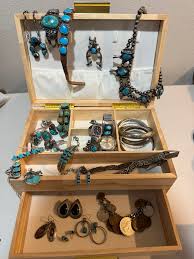 🩷Jewelry box clean out🩷 COMMENTS ARE TURNED OFF PLEASE ...