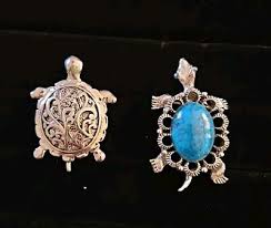Vtg GERRYS Turtle Pin Brooch Pendant & Unbranded Turtle Pendant | eBay