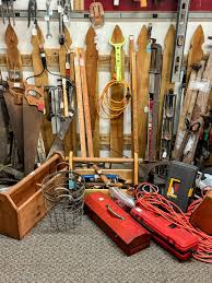 The Carriage Place Crafts & Antiques Co-op 6000 Sweden ...