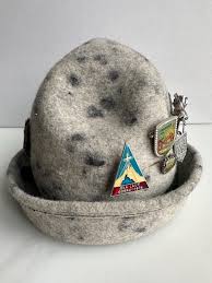 Vintage Alpine Hat With Pins With Tourist Emblems From Austria - Etsy Denmark
