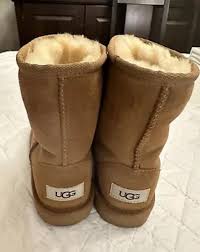 Litttle Girls Ugg Boots Size 2 | eBay