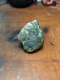Semi-translucent green stone. : r/whatsthisrock