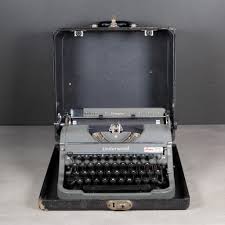Vintage Underwood Champion Portable Typewriter C.1946 ...