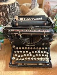 Vintage Underwood Typewriter No. 5 – Juniper Tree Market