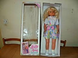 GAR) GRANDE POUPEE MARCHANTE DE 80 CM SALLY ANN COLLECTION EN BOITE | eBay