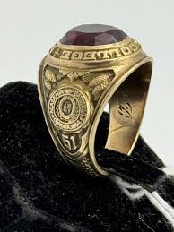 Sold at Auction: A 10K GOLD BATES COLLEGE CLASS RING, 14.25 ...