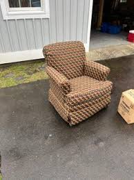 2 Lounge Chairs for Sale in Stamford, CT - OfferUp