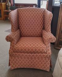 Broyhill Pink Chair | New England Home Furniture Consignment
