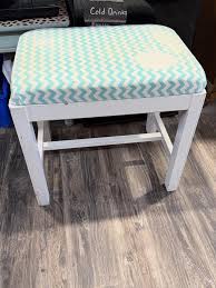 Are you looking for a cute bench to brighten up a space ...