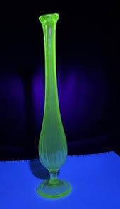 Uranium Swung Vase | eBay