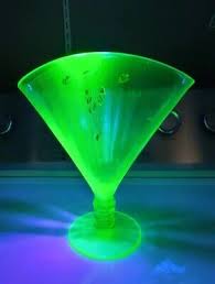 FENTON STRETCH GLASS FAN VASE BRIGHT URANIUM VASELINE GLASS GLOWS | eBay