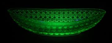 Lot 066 - Vintage Yellow Uranium Vaseline Glass Boat Dish ...