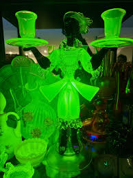 Any help id'ing this Murano suspected Vanesian Moore? : r/uraniumglass