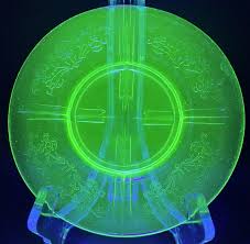 Antique Art Deco Astrid Green Uranium Glass Glowing 5.5 ...