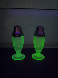 Vintage Uranium Glass Hazel Atlas Salt And Pepper Shaker Set ...