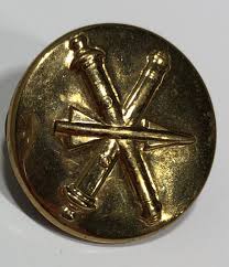 US ARMY ARTILLERY AIR DEFENSE GOLD COLORED LAPEL HAT PIN ...