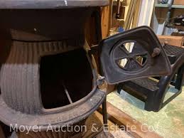 Antique Kernan Globe Potbelly Stove, 31" Tall - Moyer ...
