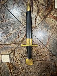 Does anyone know where this dagger comes from? : r/SWORDS