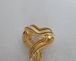 Vintage Listner Gold Tone Ribbon Heart Shaped Brooch Pin - Etsy