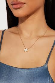 Baby Flower Necklace - White/Gold | Fashion Nova