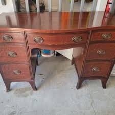 Beautiful JB Van Sciver Vanity With Chair And Mirror for Sale in Runnemede, NJ - OfferUp