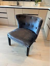 Great condition no stain ￼ very comfortable ￼. Approximate dimension 29w 39 d