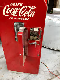 Coca Cola V39 vending machine with original paint - StefVintageStore