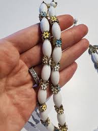 Vintage Trifari White Resin Beads Enamel Flower Collar ...