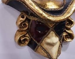 Original Venetian Mask Casanova Mask in Papier-mâché, Gold Leaf, Craquelure and Trimmings, Hand Made, Venetian Mask, Casanovamask - Etsy