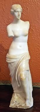 19th century Italian Marble Figurine of Venus De Milo at 1stDibs | venus de milo statue for sale, venus de milo figurine, marble venus statue
