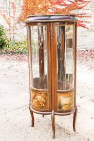 Lot - FRENCH VERNIS MARTIN CURIO CABINET.