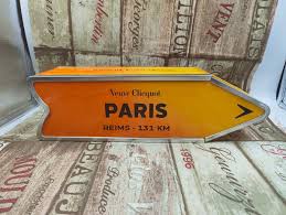 Champagne Veuve Clicquot Box Arrow to choose ( series n°1 ...